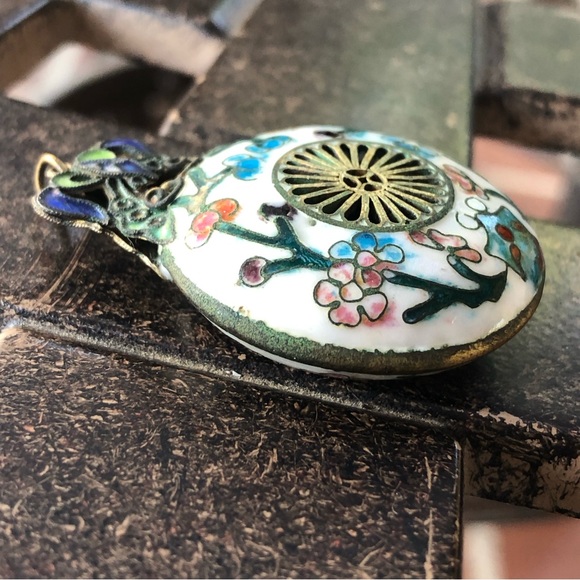 Vintage Old Asian CLOISONNE Multi Color Enamel Pendant - Picture 4 of 8